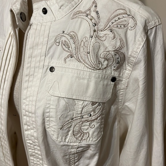 White jacket with embroidery by Lane Bryant. Sz 18 - Picture 5 of 12